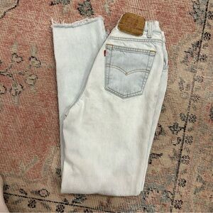 Levi’s 501 Button Fly Jeans Women’s Light Wash Raw Hem Straight Leg Denim 26x30